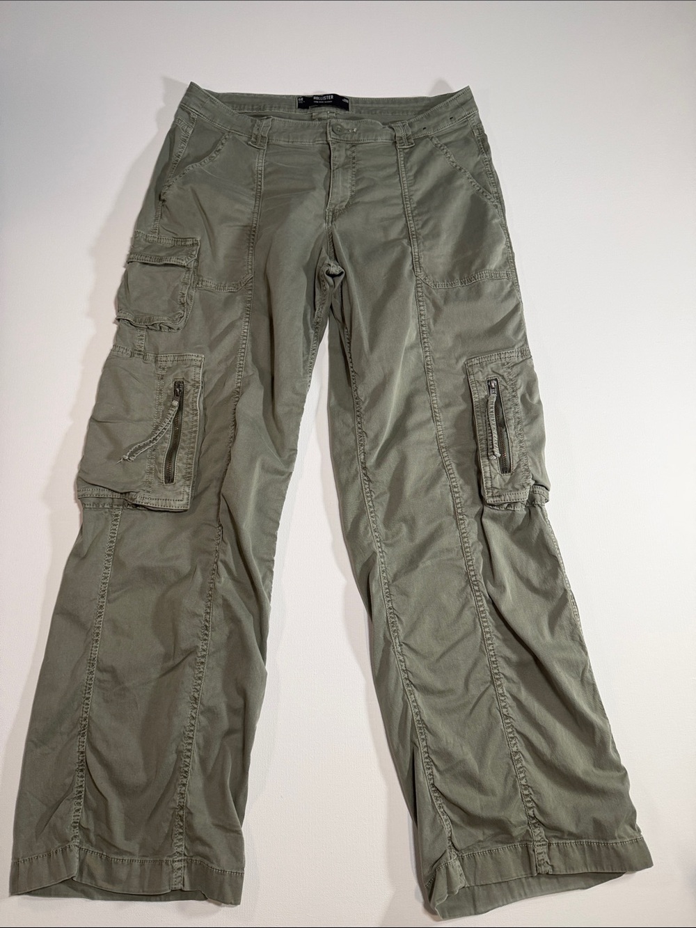 Hollister Women’s Olive Green Cargo Pants with Zip Pockets 6R 28R